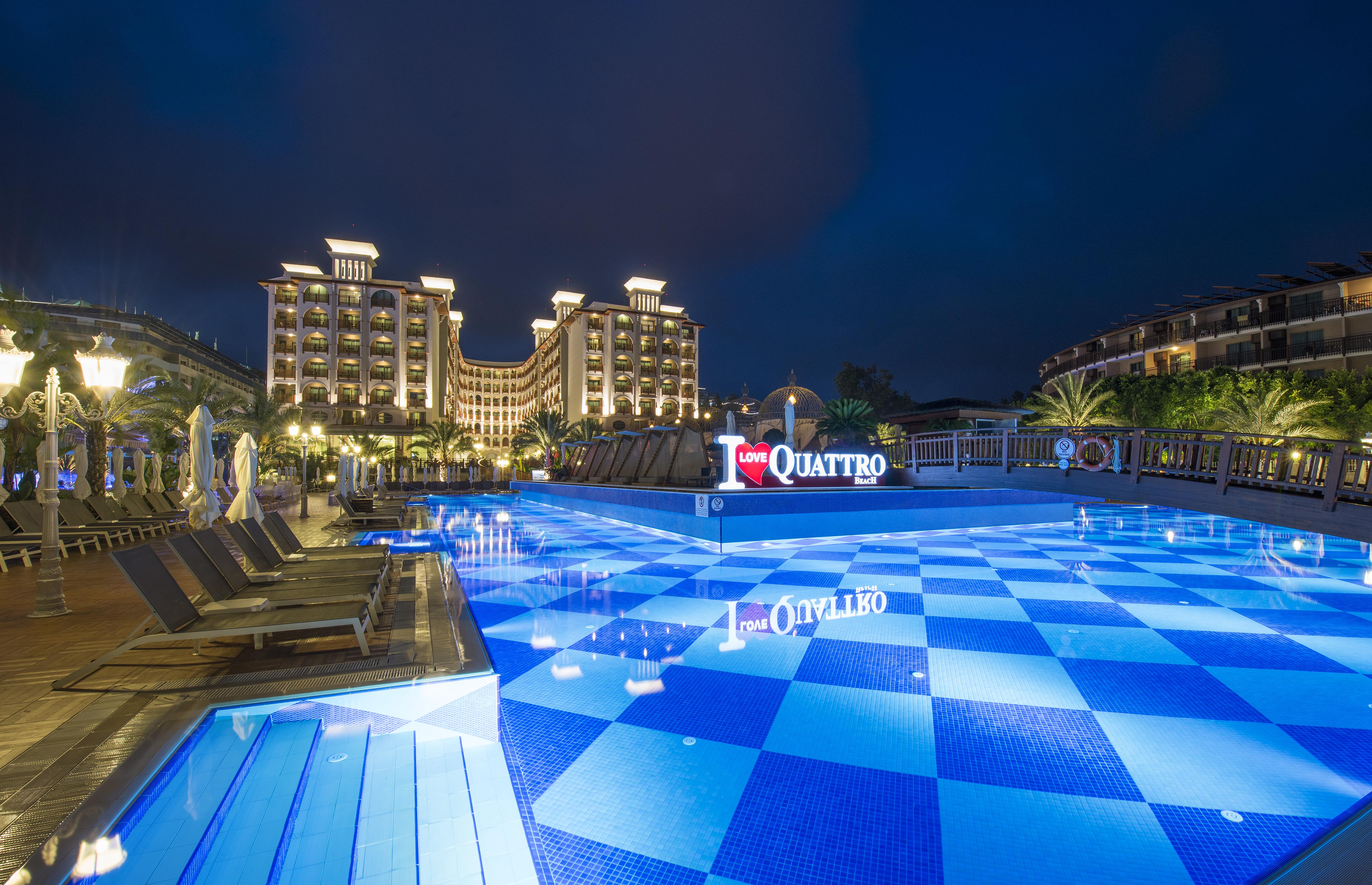 Quattro Beach Spa & Resort 코나키 외부 사진